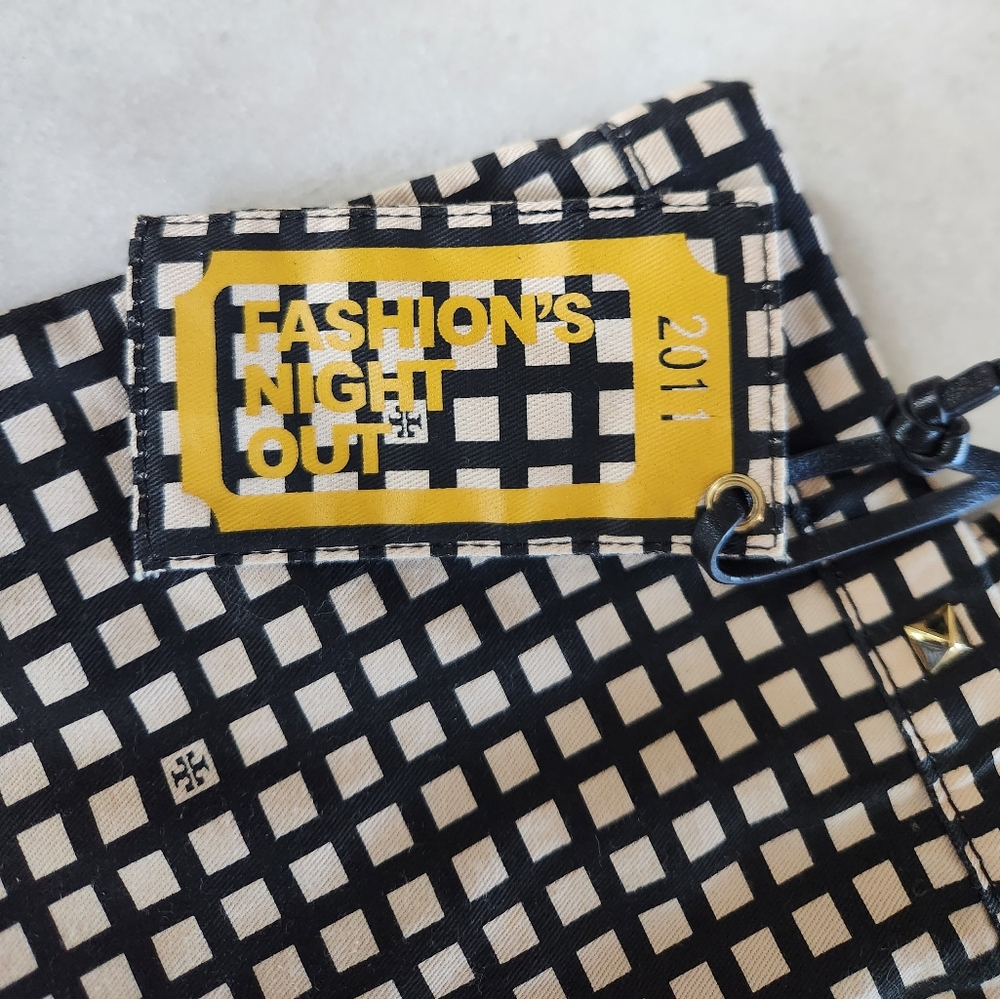 Tory Burch Fashion Night Out 2011 Tote NWT - Picture 2 of 3